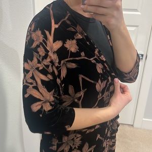 Karlie black & brown sheer/velvet floral tunic. Size large. Great condition
